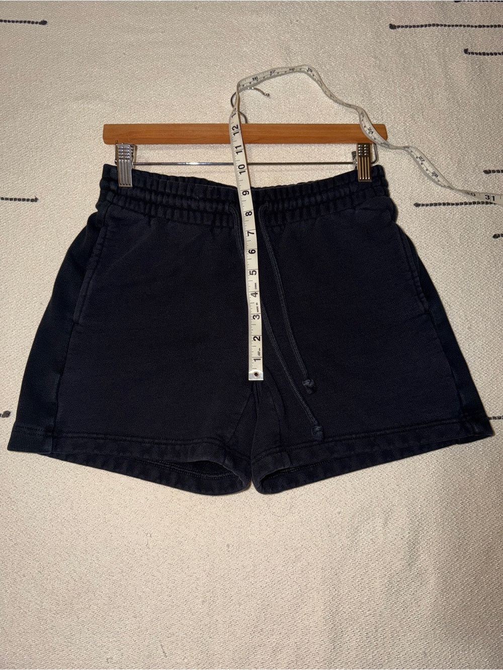 Aritzia Tna Boyfriend 5โ cozy fleece sweat shorts - Picture 6 of 13